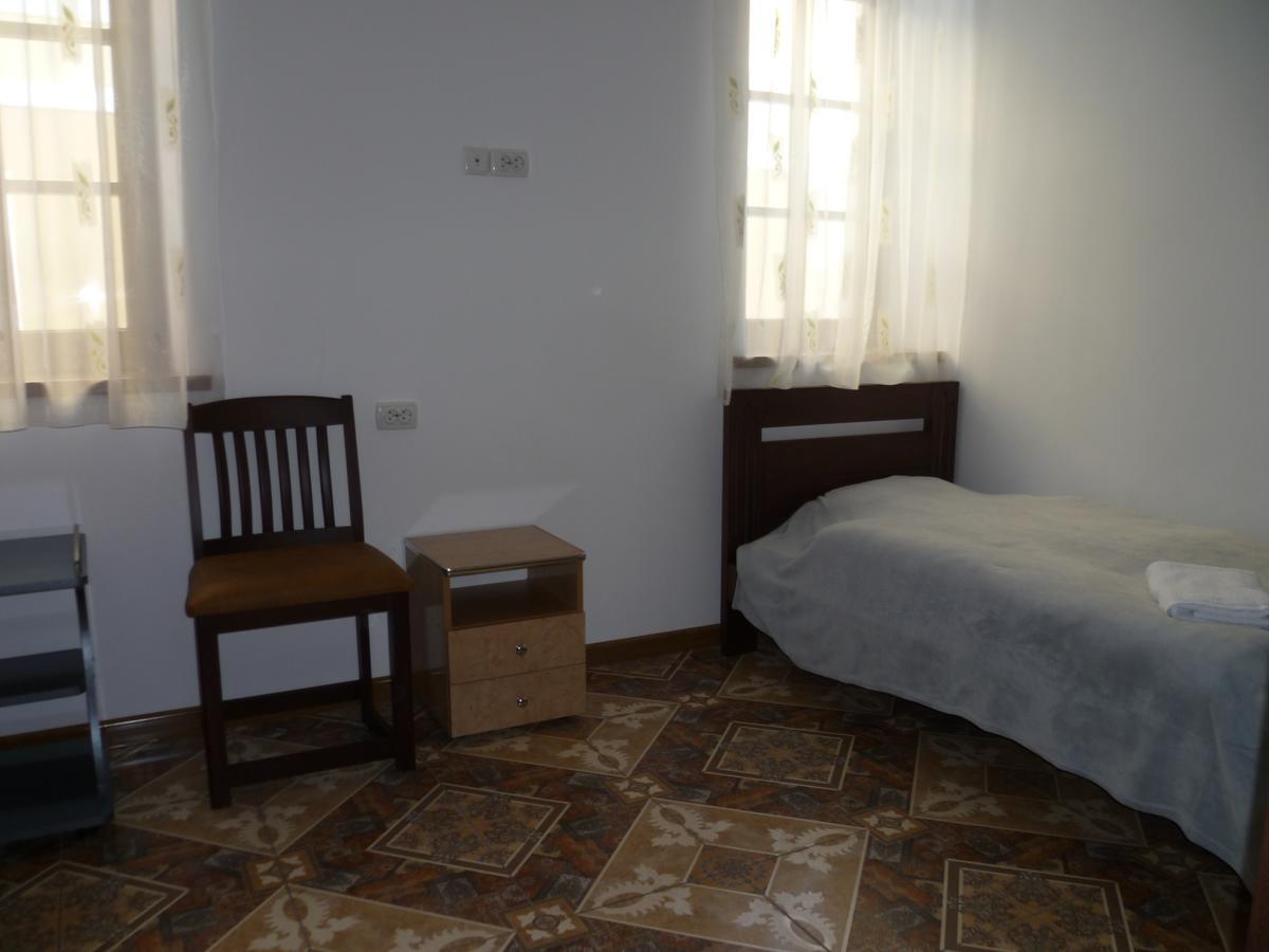 Home Hotel คาเมียเนตส์-โปดิลสกี ภายนอก รูปภาพ