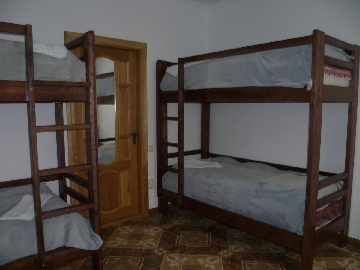 Home Hotel คาเมียเนตส์-โปดิลสกี ภายนอก รูปภาพ