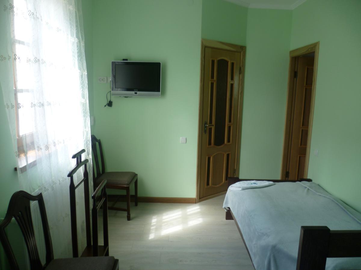 Home Hotel คาเมียเนตส์-โปดิลสกี ภายนอก รูปภาพ