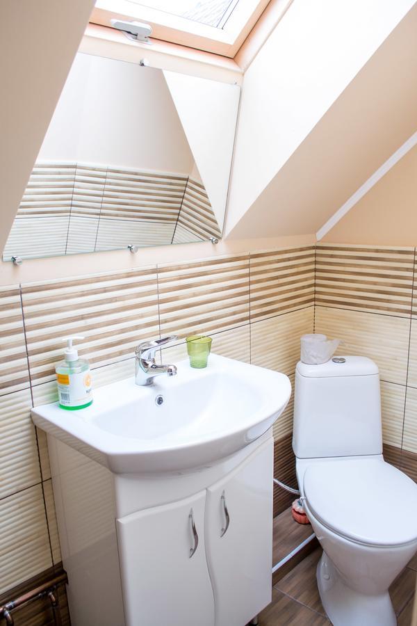 Home Hotel คาเมียเนตส์-โปดิลสกี ภายนอก รูปภาพ