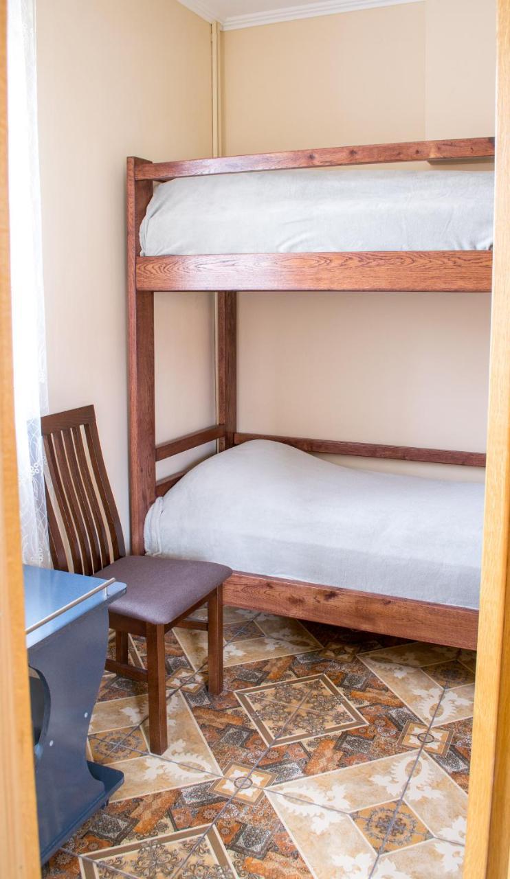Home Hotel คาเมียเนตส์-โปดิลสกี ภายนอก รูปภาพ